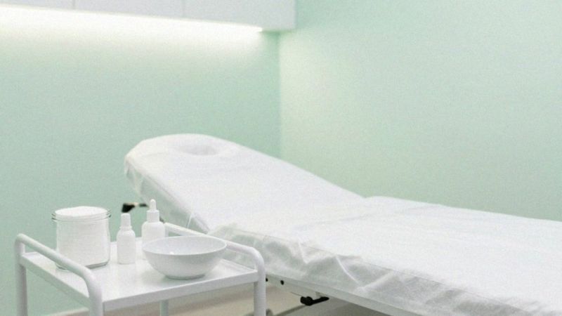 Czy peeling salicylowy 20% powinien być wykonywany przez profesjonalistę?