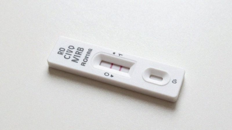 Co oznacza pozytywny test na COVID?