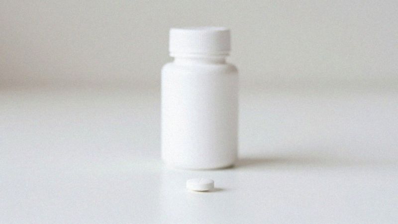Jakie są działania niepożądane i przeciwwskazania?