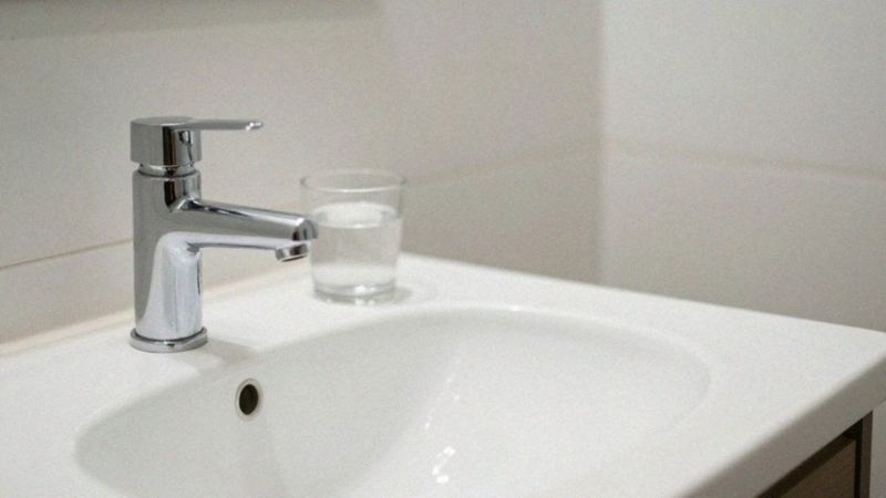 Jakie są działania niepożądane Budixon Neb?