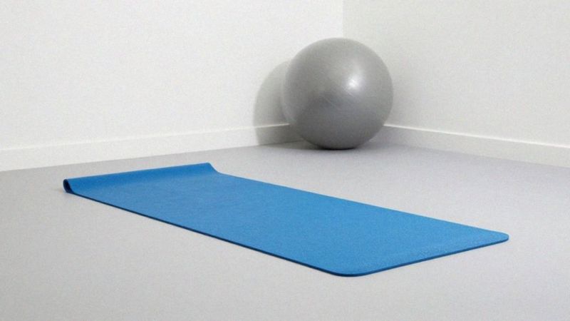 Które ćwiczenia wzmacniają mięśnie stabilizujące kręgosłup?