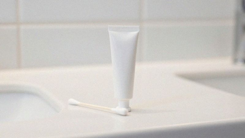 Jakie są przeciwwskazania i działania niepożądane Alantanu?