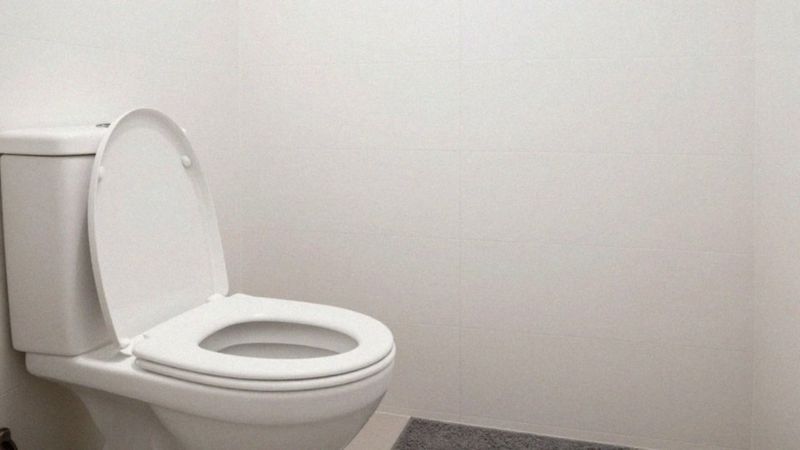 Jakie objawy towarzyszą słabemu ciśnieniu przy oddawaniu moczu?