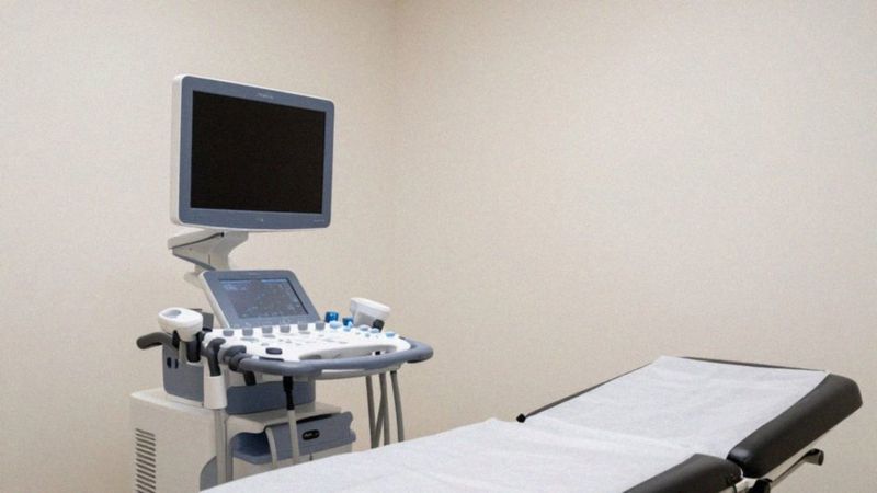 Jakie są ograniczenia USG prostaty przez powłoki brzuszne?