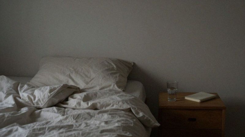 Jakie są objawy pozagruczołowe i neurologiczne?