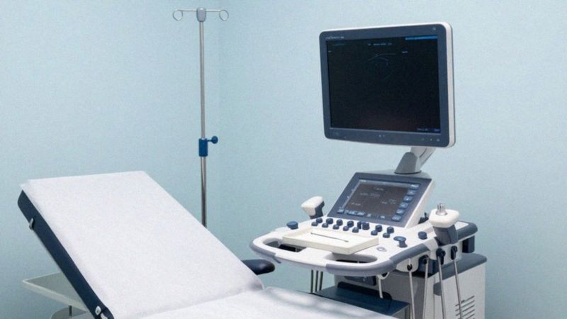 Jak przebiega biopsja przezbrzuszna i przezpochwowa?