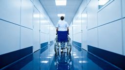Zakrzepica po operacji — objawy, czynniki ryzyka i profilaktyka